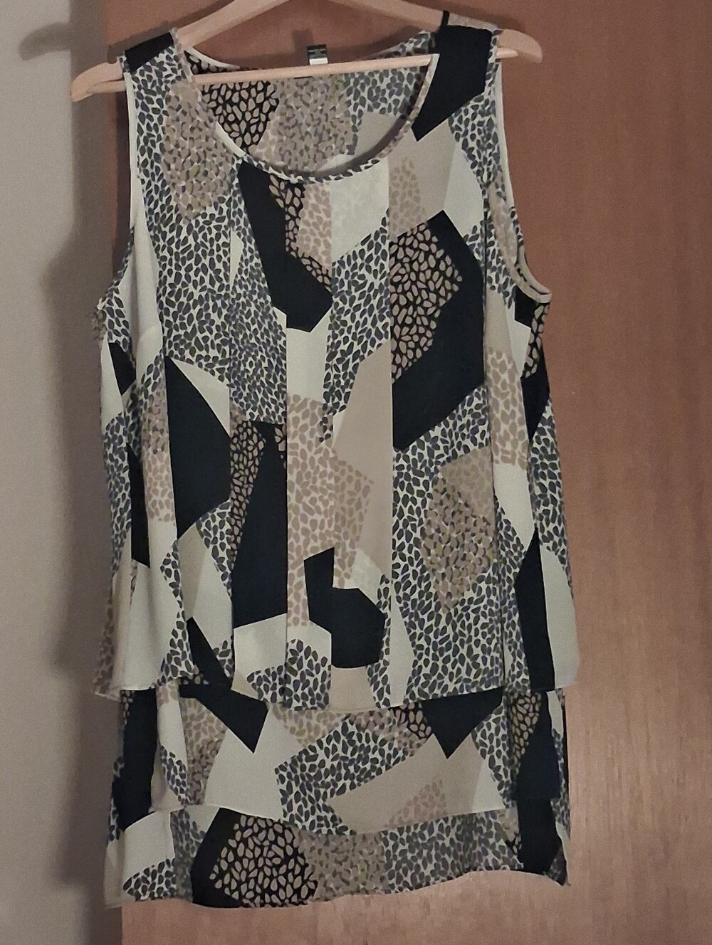 Sleeveless Geometric Animal Print Layered Top - Black & Cream